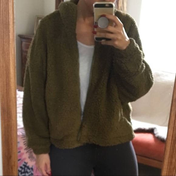 UO Willow Fuzzy Fleece Drawstring Teddy Jacket - Picture 3 of 8